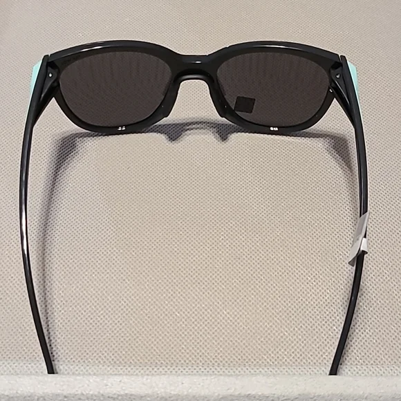 OAKLEY SUNGLASSES - Picture 6 of 11